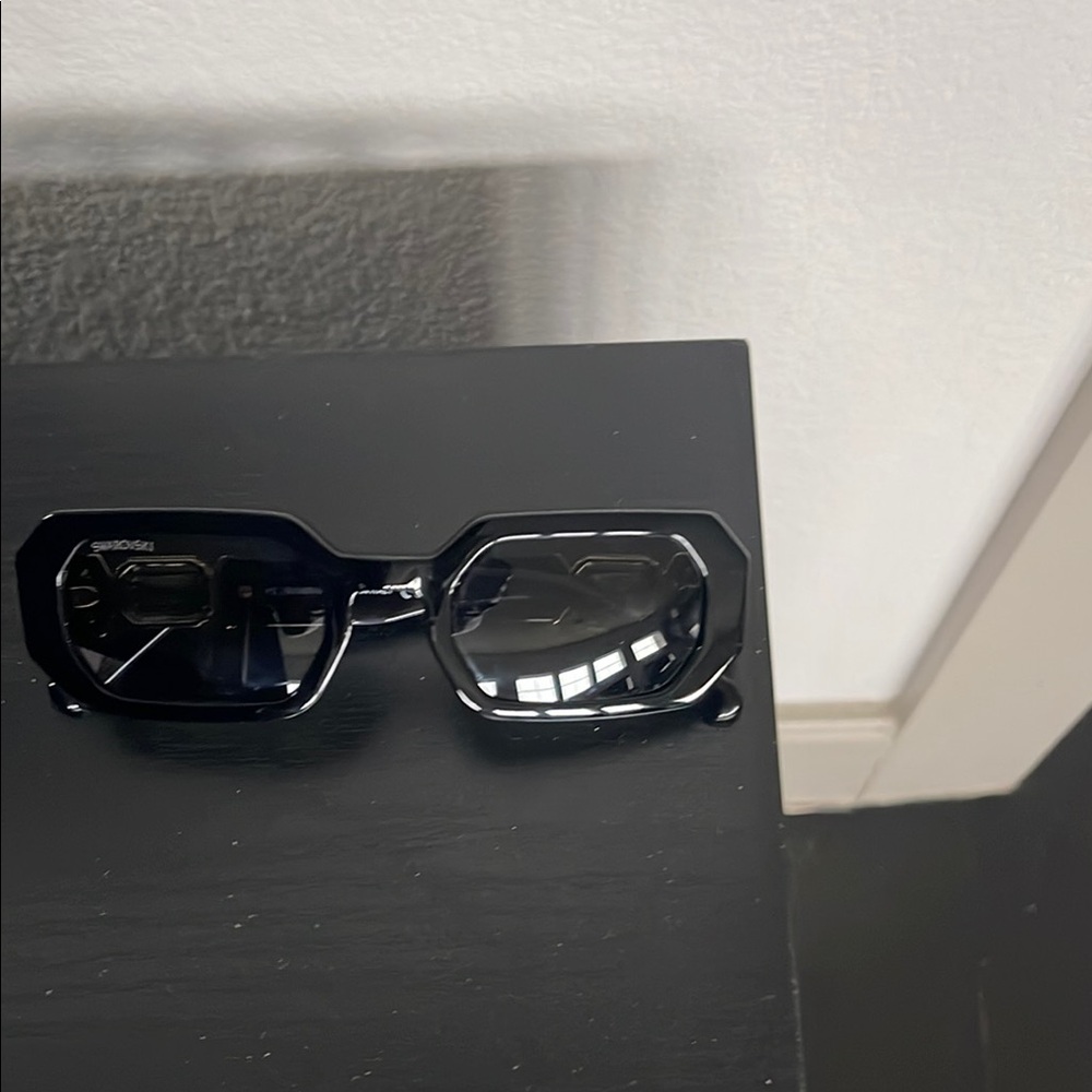 Chic Black Sunglasses